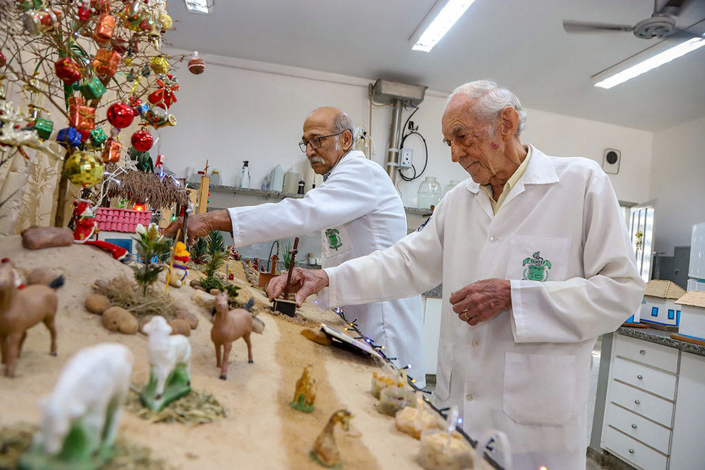Há 31 anos, Seu Bizuti mantém viva a magia do presépio da Famerp