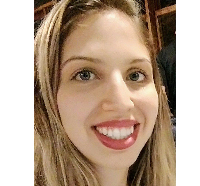 Ana Lívia virando a página no livro da vida!!!