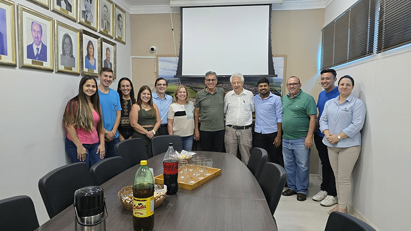 Deputado Chinaglia em visita a Nova Granada