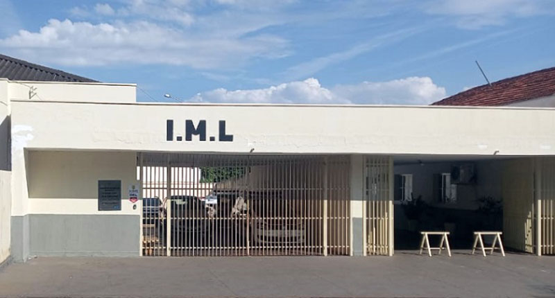 Corpo de mulher é encontrado em imóvel abandonado