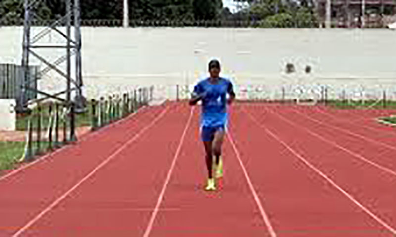 Coletor de lixo que percorre mais de 40 km por dia no trabalho vira destaque regional em provas de corrida de rua: ‘Resistência’