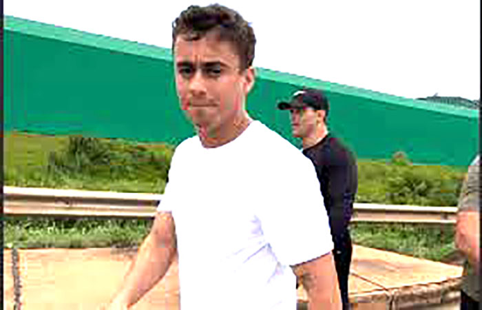 Nikolas Ferreira percorre a pé trajeto até Brasília contra condenação de Bolsonaro