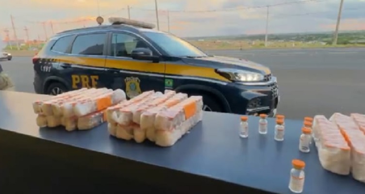 PRF apreende 468 ampolas de medicamento emagrecedor na BR 153