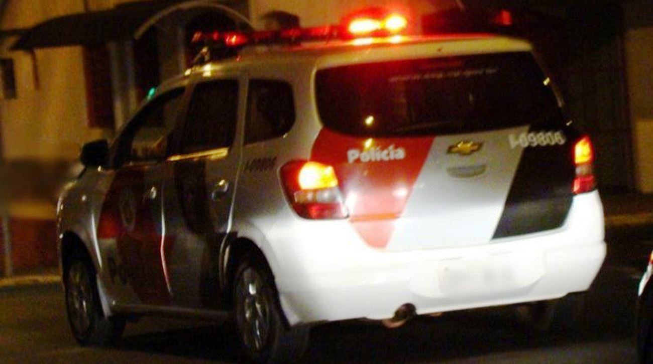 Alarme de loja dispara, PM encontra invasor consumindo champanhe