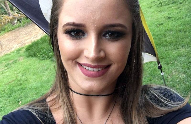 É o aniversário de Camila!!!