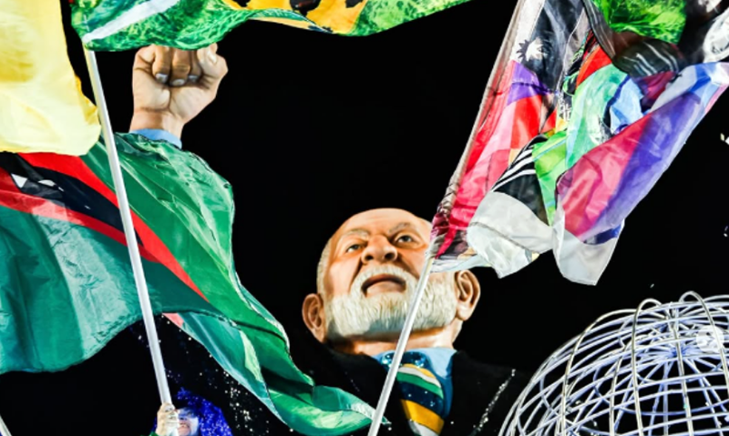 Esta foi a reação da Acadêmicos de Niterói após ficar em último lugar no desfile em homenagem a Lula