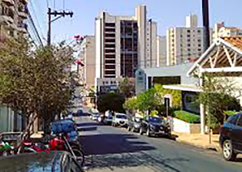 Briga por causa de lugar em ônibus tem passageira mordida e ferida com pedaço de ferro