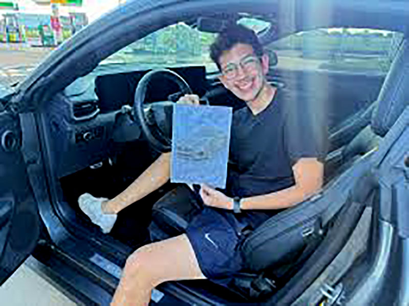 Adolescente emociona familiares ao eternizar pessoas que partiram em desenhos realistas