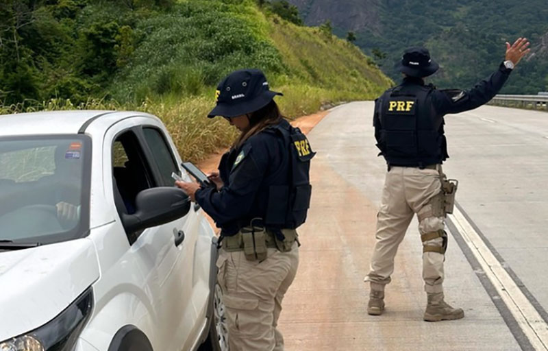 PRF cumpre mais de 300 mandados de prisão por violência contra mulheres em operação nacional