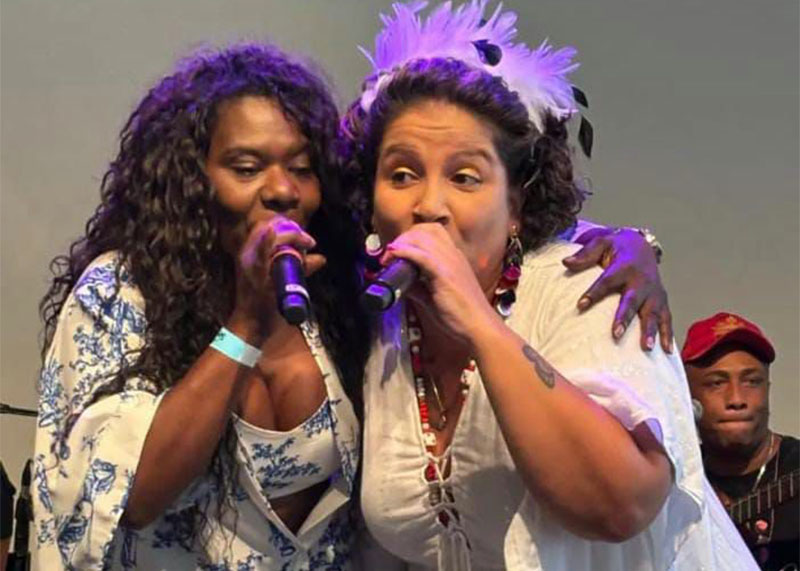 Herdeira de Jovelina Pérola Negra se apresenta em Rio Preto em show que celebra o protagonismo feminino no samba