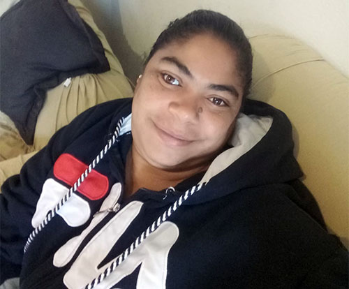 Hoje é a Silene Cristina que está apagando as velinhas!!!