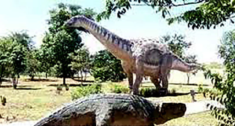 Uchoa, conhecida pela descoberta de fósseis, inaugura Parque dos Dinossauros com réplicas em tamanho real