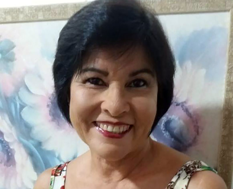 Donancia está dividindo seu bolo de aniversário!!!