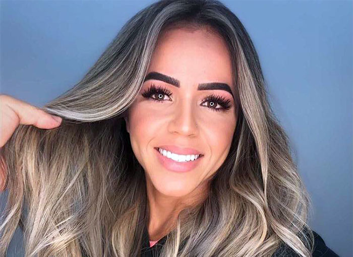 Suzy está virando a página do seu livro da vida!!!