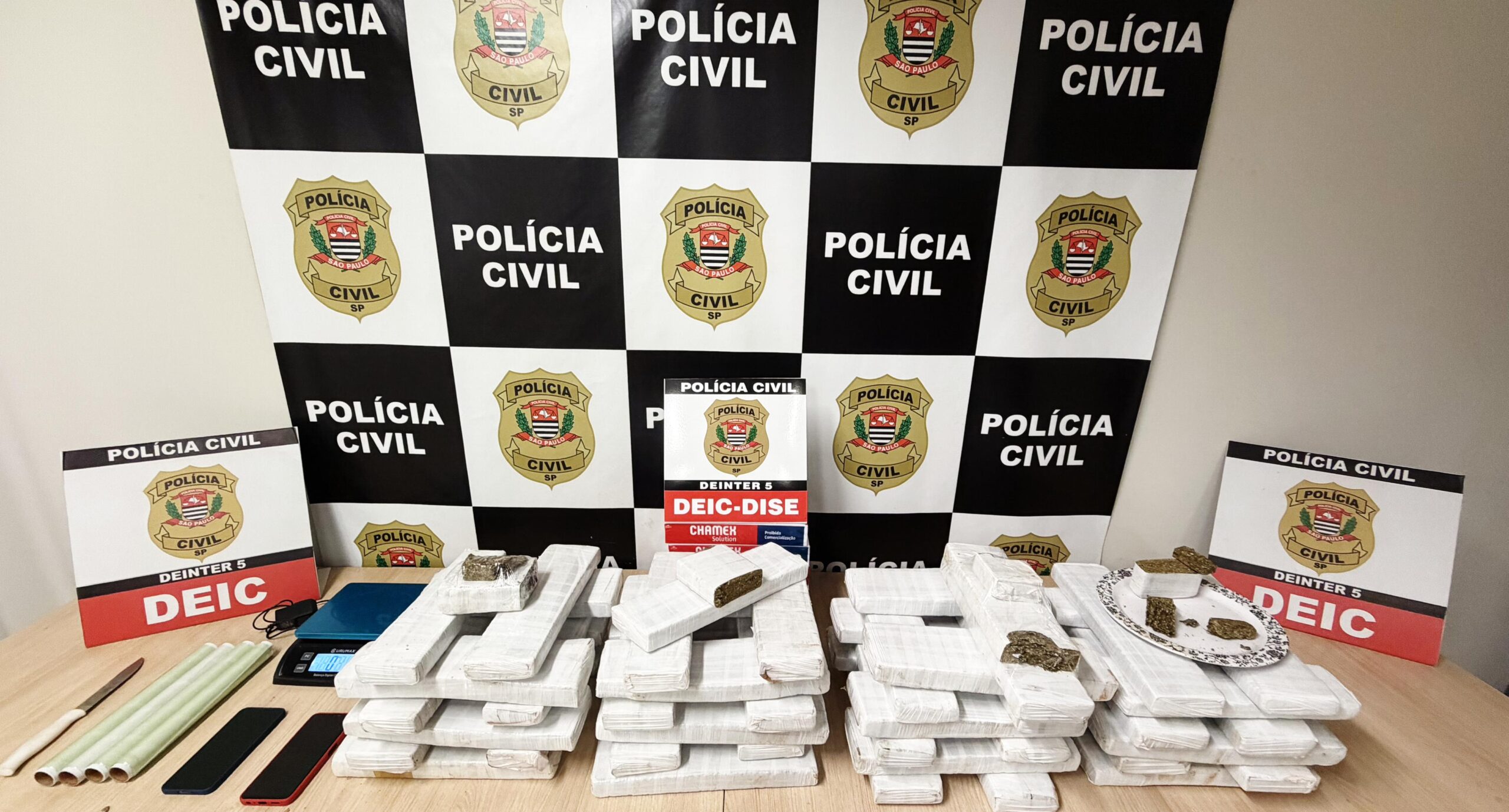 Operação da Polícia Civil apreende 60 kg de maconha e prende três em Rio Preto