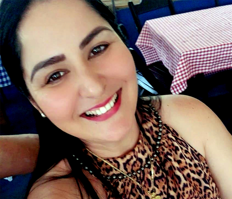 Luciana colhendo mais uma flor do seu jardim da vida!!!