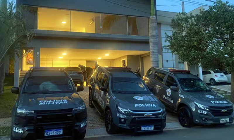 Ex-estagiário do MP, chefe de investigadores e ex-policial são presos por infiltração do PCC