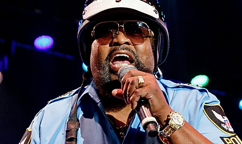 Victor Willis, vocalista e cofundador do Village People, morre aos 74 anos