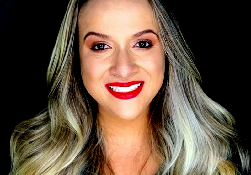 É o aniversário de Carolina!!!
